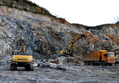 峽谷常青松，演繹經久情——小松挖掘機十余載礦山征戰記